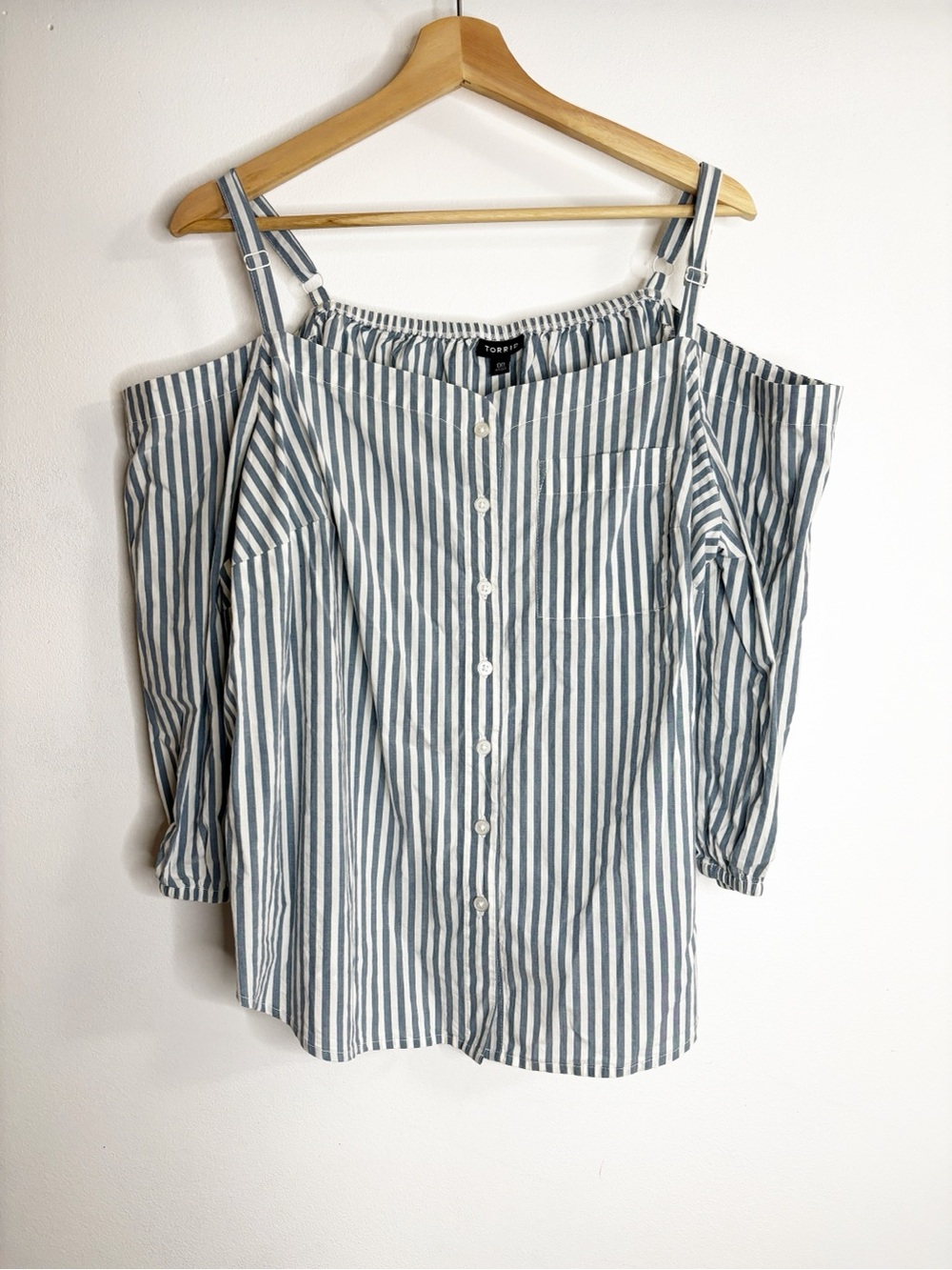 NWT Torrid Cold Shoulder Strip Top 3/4 Sleeves Blue White Sz 00